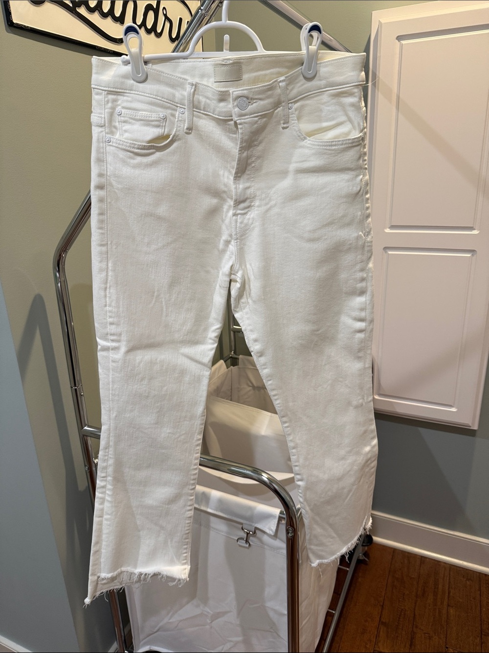 MOTHER White Cropped Raw-Hem Ankle Jeans